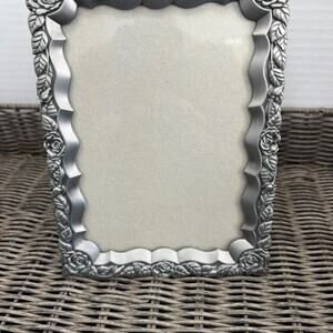 Malden Scallops Roses Picture Frame Faux Antique Silver Stand Up Metal 5x7 Frame